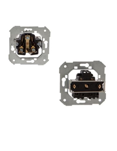 Simon 82 Gniazdo pojedyncze z/u 16A mechanizm